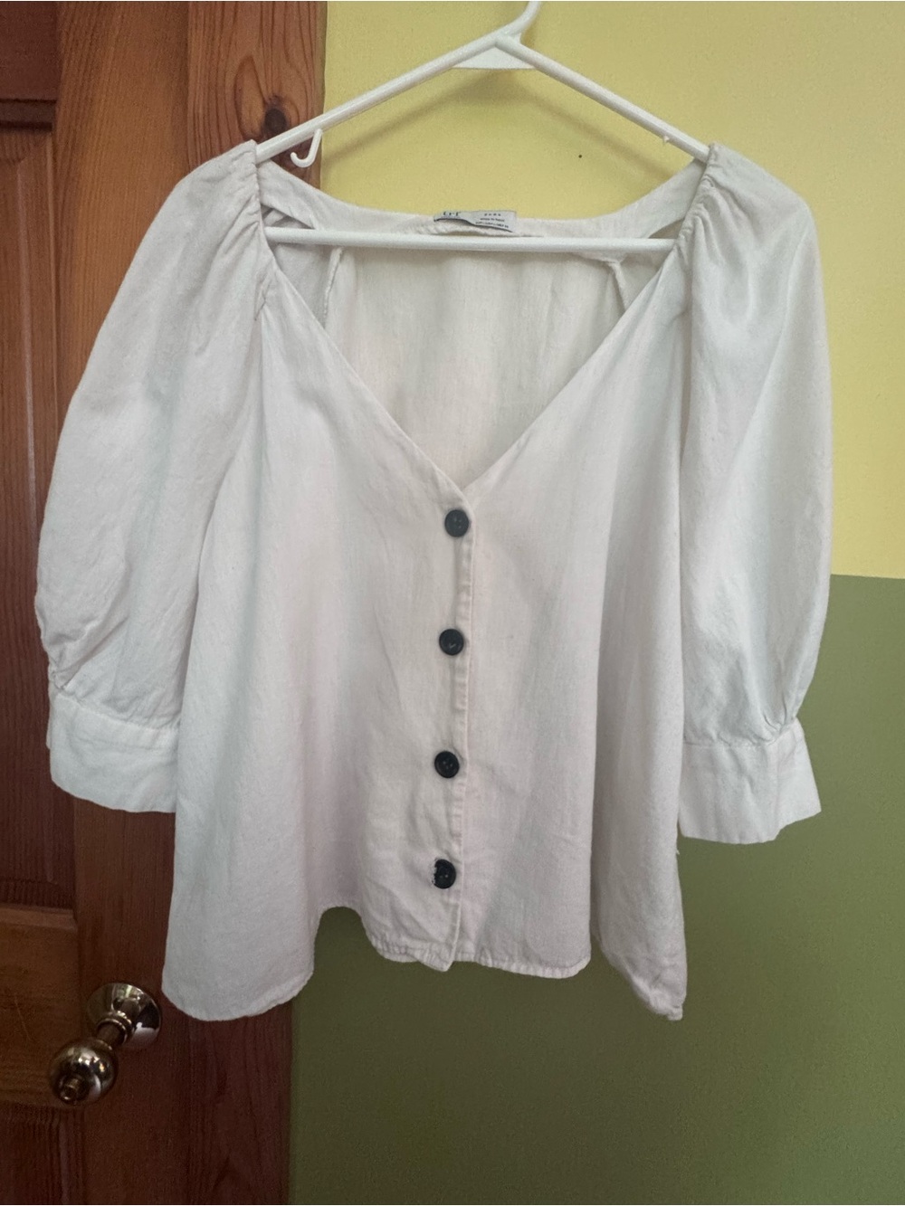 Women’s White Button-Front V-Neck Blouse